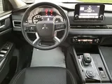 Mitsubishi Outlander 2025